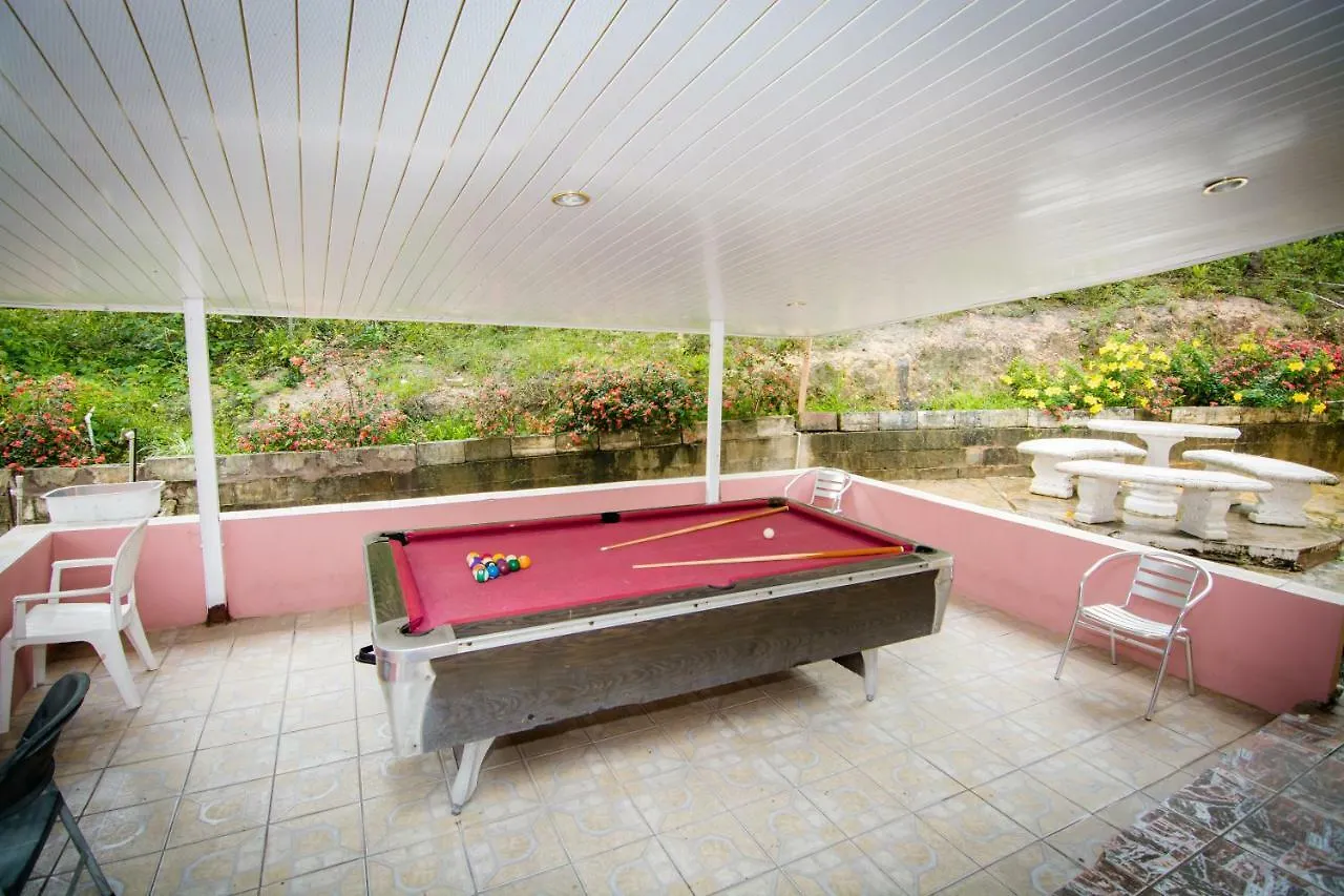 Lopinot Country Villa Arouca Hytte