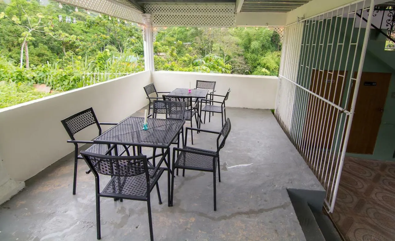 Lopinot Country Villa Arouca Lodge