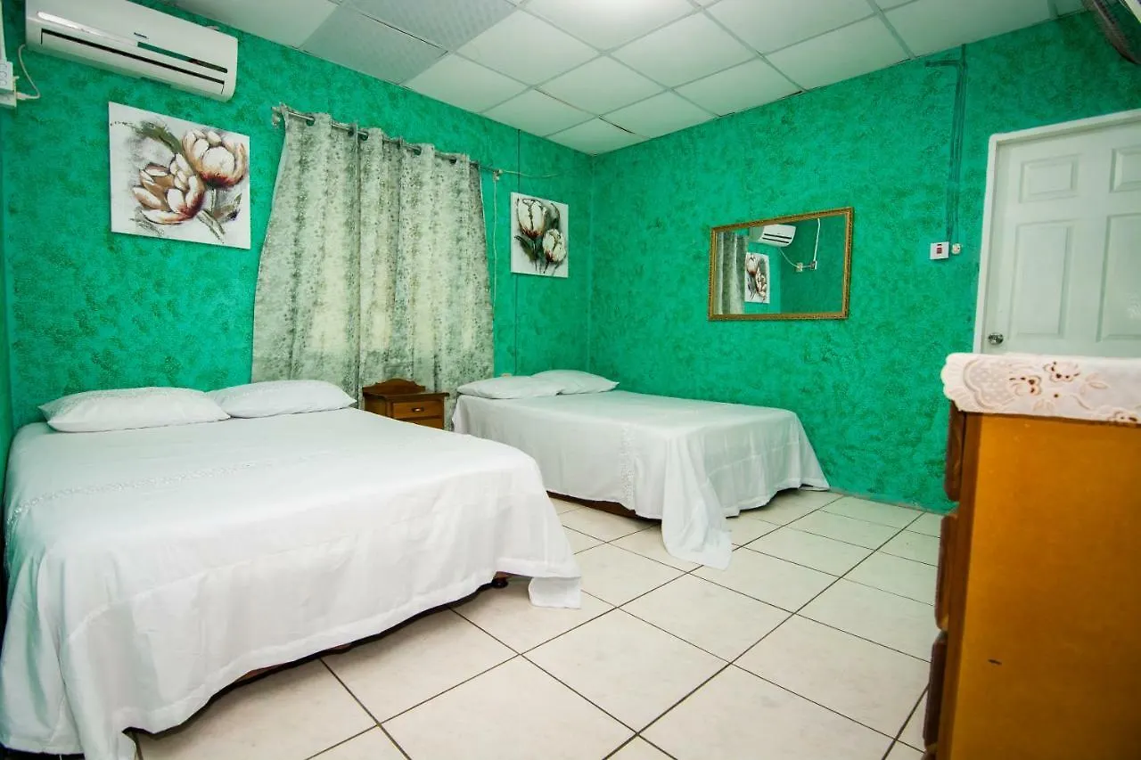 Lopinot Country Villa Arouca Lodge